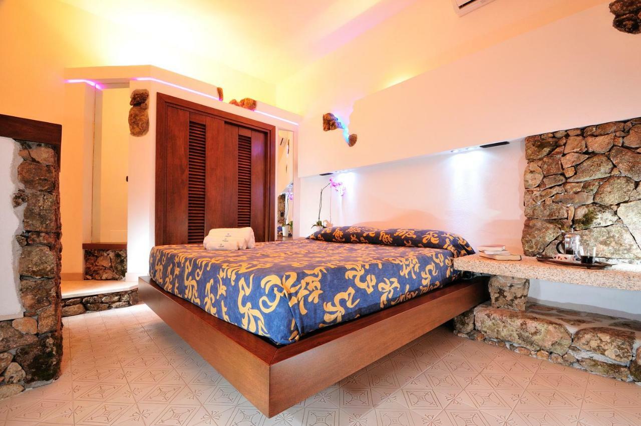 Residence L'Ea Di Lavru - Appartamenti Mono-Bilo-Trilocali Porto San Paolo  Eksteriør billede