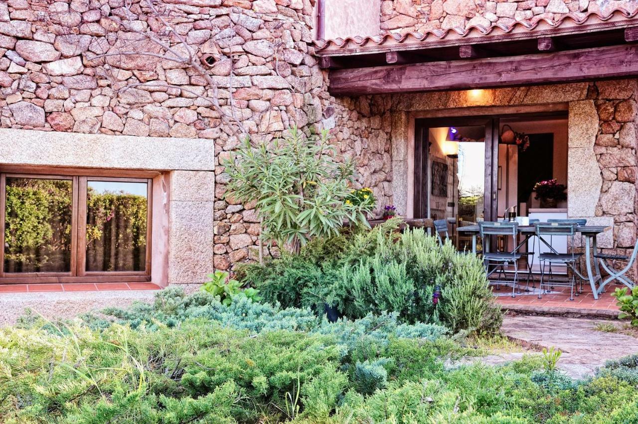Residence L'Ea Di Lavru - Appartamenti Mono-Bilo-Trilocali Porto San Paolo  Eksteriør billede