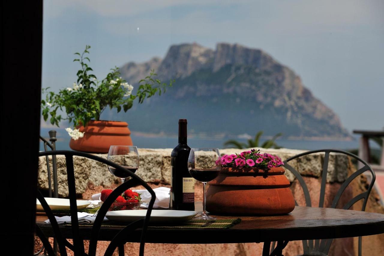 Residence L'Ea Di Lavru - Appartamenti Mono-Bilo-Trilocali Porto San Paolo  Eksteriør billede
