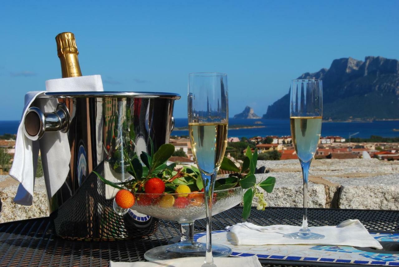 Residence L'Ea Di Lavru - Appartamenti Mono-Bilo-Trilocali Porto San Paolo  Eksteriør billede