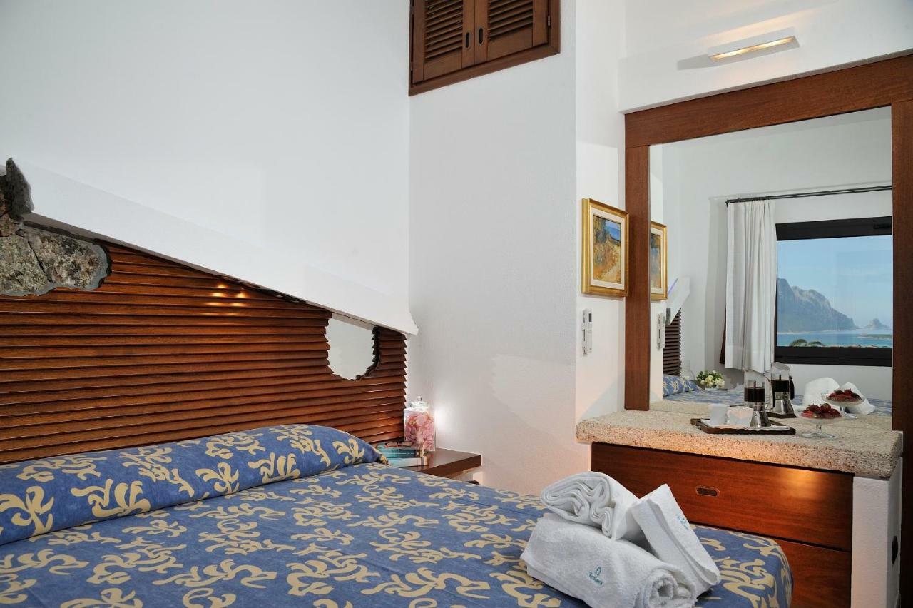 Residence L'Ea Di Lavru - Appartamenti Mono-Bilo-Trilocali Porto San Paolo  Eksteriør billede