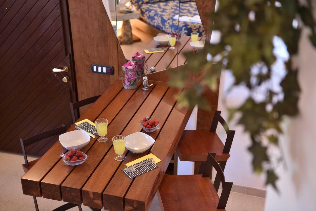 Residence L'Ea Di Lavru - Appartamenti Mono-Bilo-Trilocali Porto San Paolo  Eksteriør billede