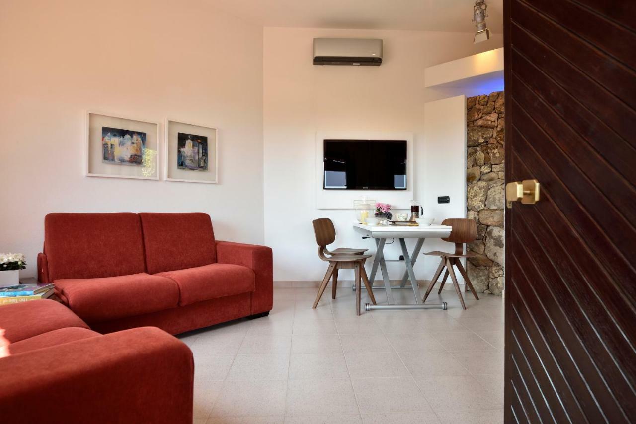 Residence L'Ea Di Lavru - Appartamenti Mono-Bilo-Trilocali Porto San Paolo  Eksteriør billede