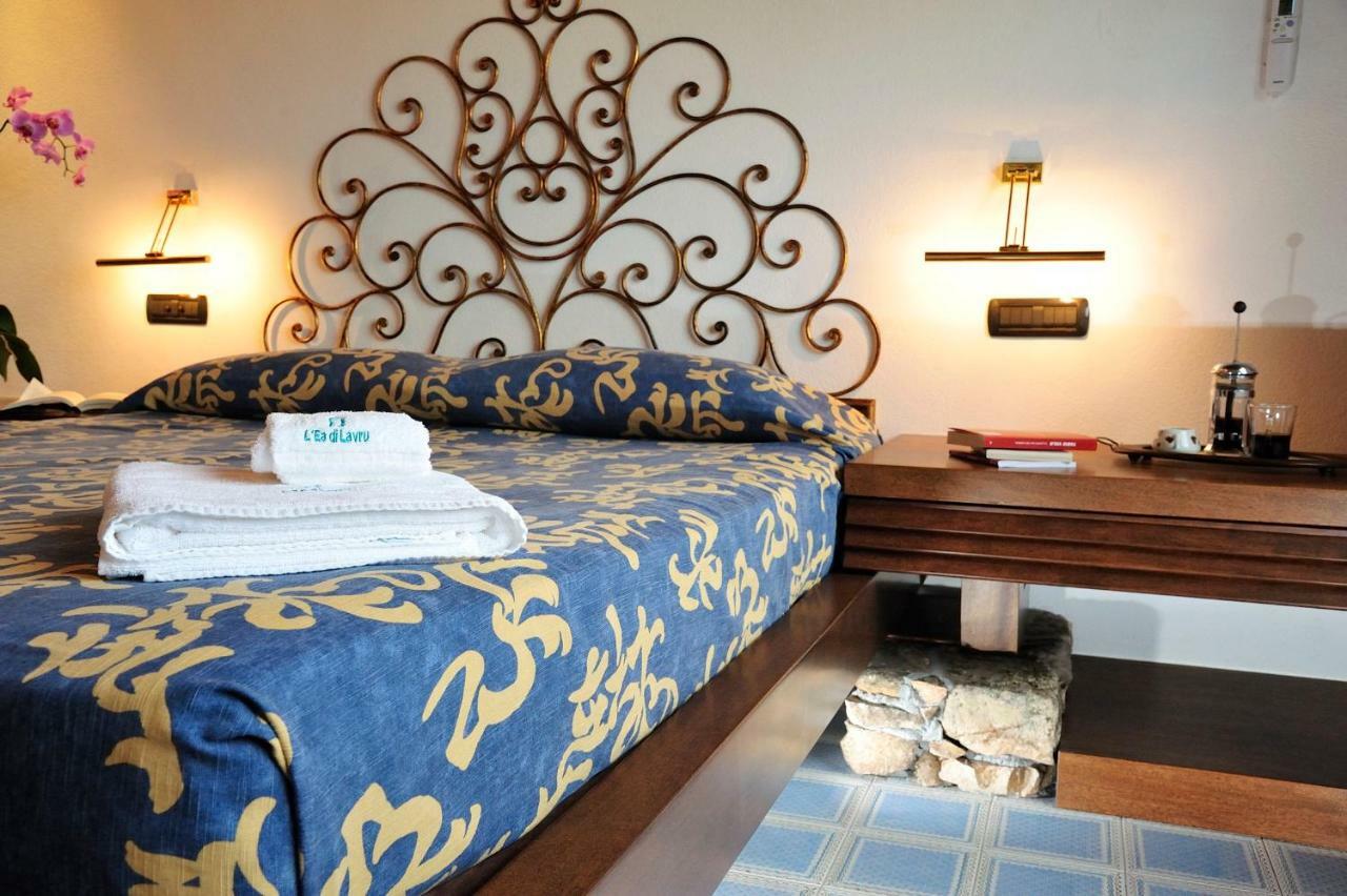 Residence L'Ea Di Lavru - Appartamenti Mono-Bilo-Trilocali Porto San Paolo  Eksteriør billede