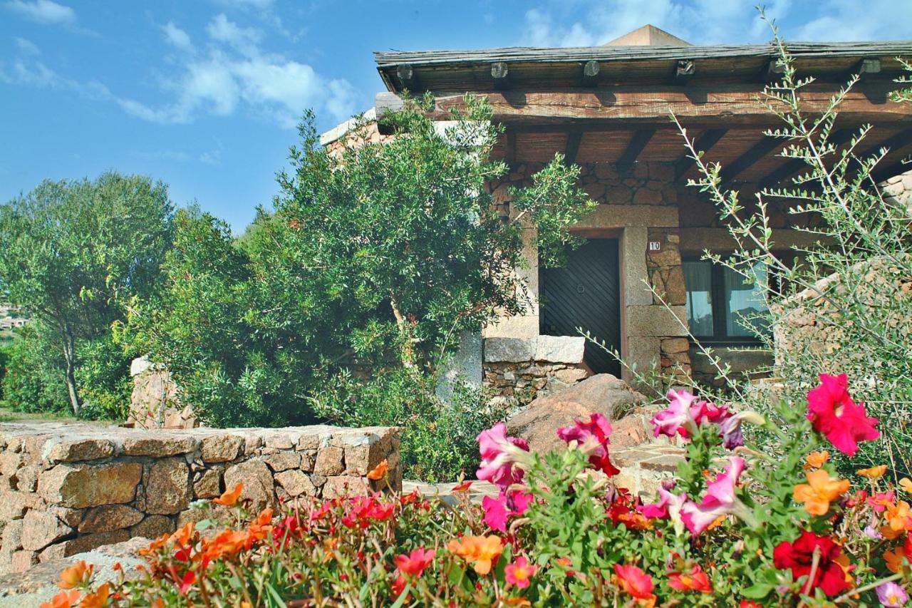 Residence L'Ea Di Lavru - Appartamenti Mono-Bilo-Trilocali Porto San Paolo  Eksteriør billede